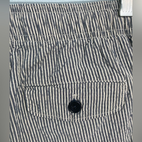 Banana Republic 10” Easy Short Size S - Picture 4 of 5